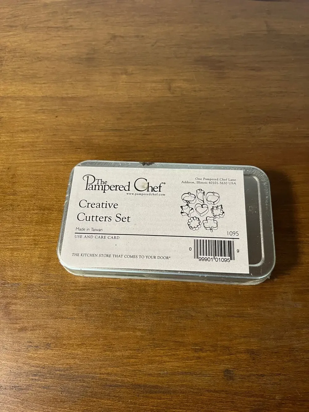 Pampered Chef Creative Cutters Set Mini Cookie Cutters Storage Tin 1095 Sealed